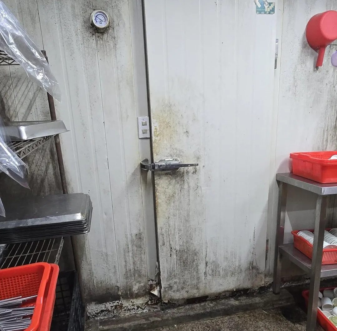 北市知名湯包店遭爆環境衛生堪憂。（圖／翻攝自爆料公社公開版臉書）