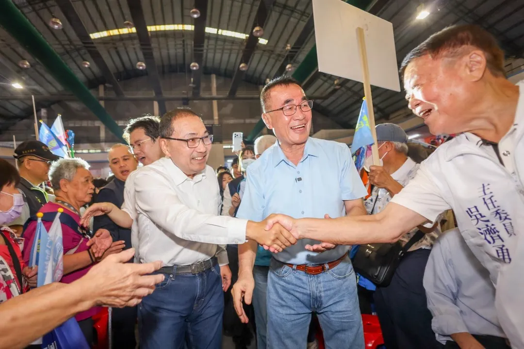 國民黨新北市長候選人李四川今早與市長侯友宜合體。圖與新聞當事主委無關。（圖／李四川競辦提供）