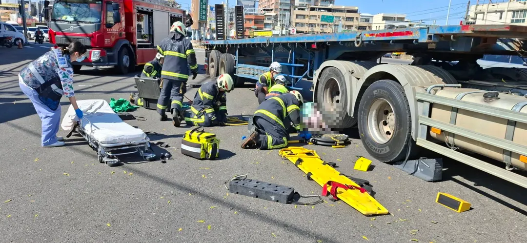 警消人員到場救援。（圖／警方提供）