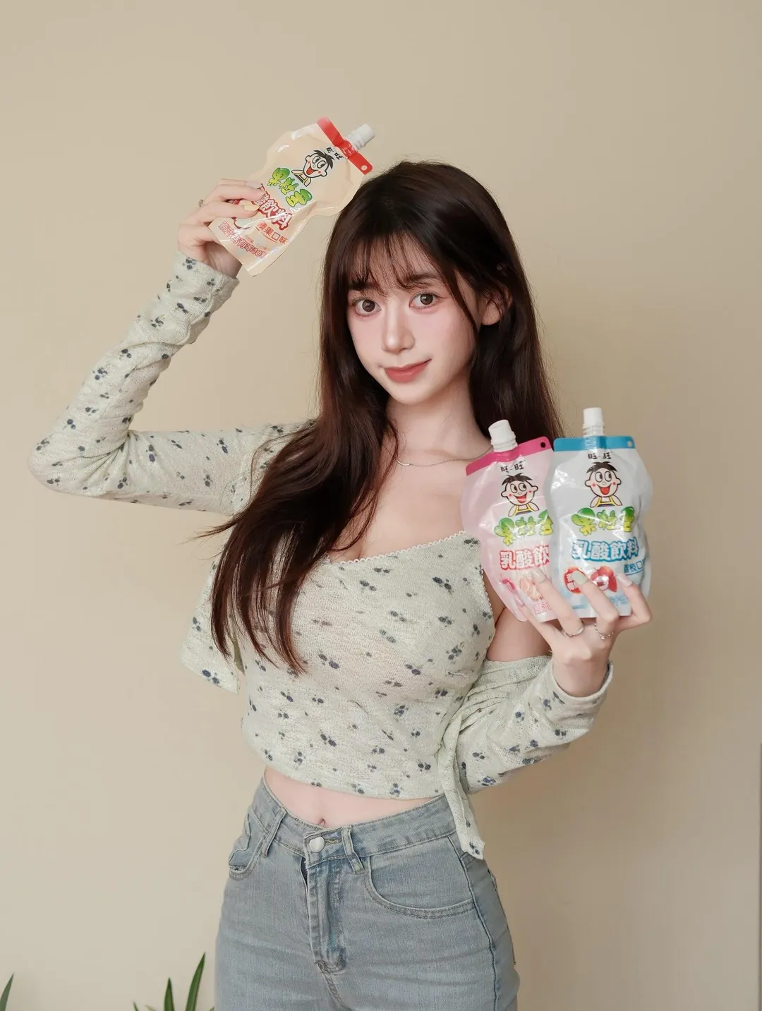 旺旺「果粒多乳酸飲料」結合三種水果風味、Q彈椰果粒與三種乳酸菌，讓每一口不只有酸甜滋味，更增添豐富的咀嚼樂趣，成為女生享受午後時光的飲品新選擇。（圖／涵🤍提供）