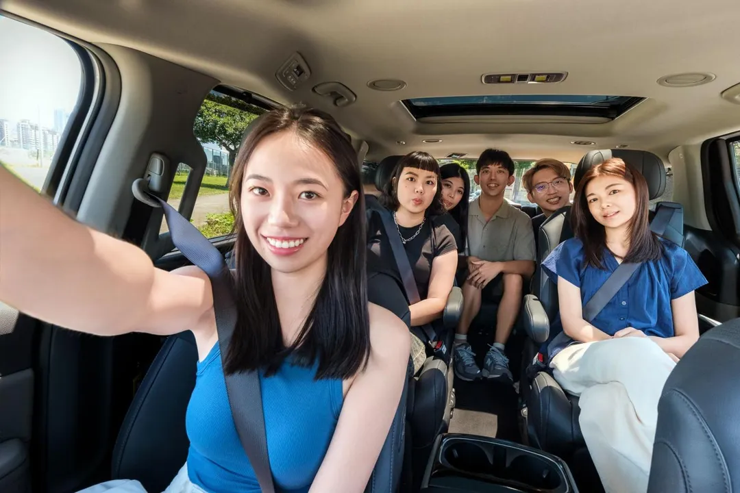 Uber 宣布與合作車行首度推出「包車優步」，無論是城市景點巡遊、親友出遊或跨縣市旅行，都能依照需求安排專屬行程。（圖／Uber提供）