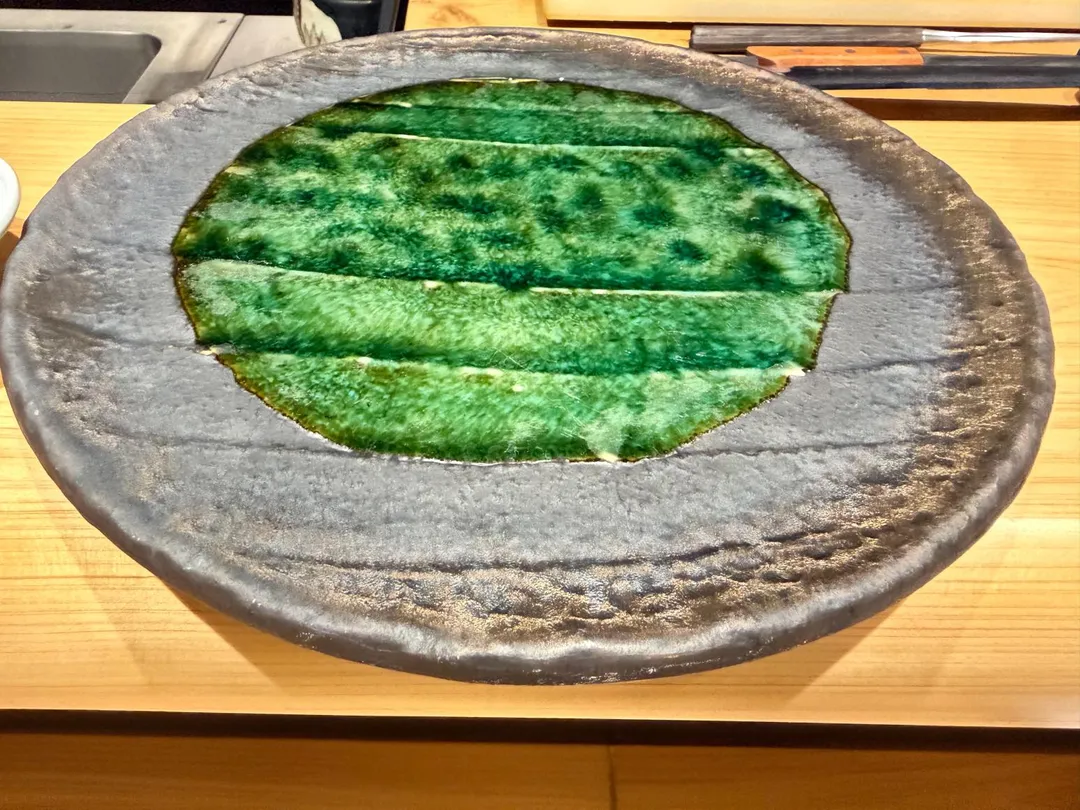 翡翠綠可使壽司顯色。（圖／黃宏輝提供）