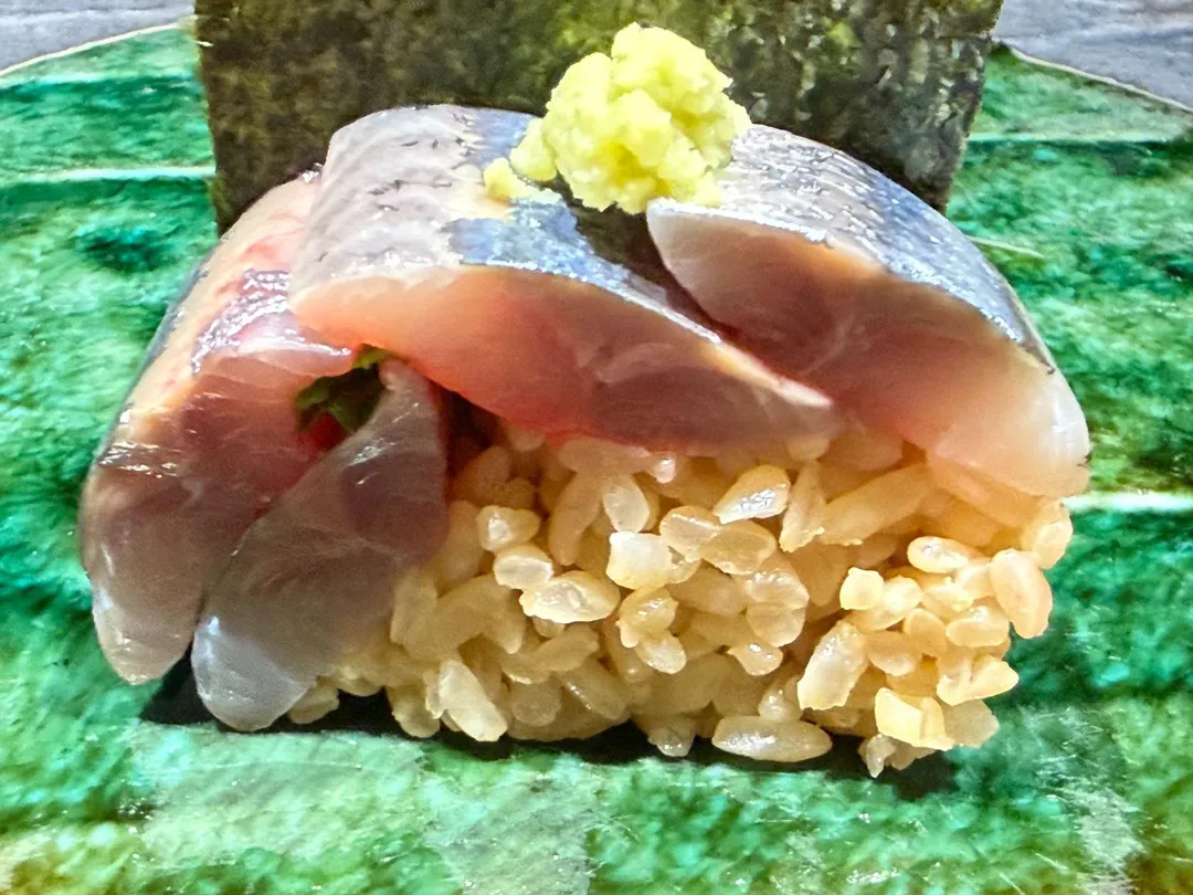 原來是四條秋刀魚。（圖／黃宏輝提供）