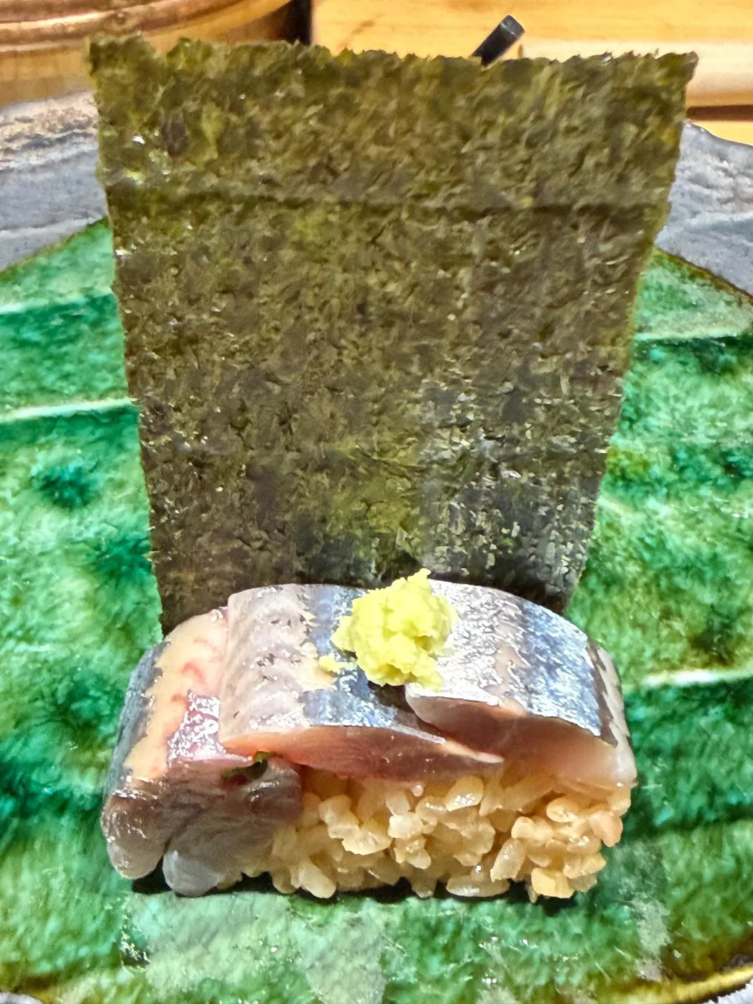 以海苔包覆方便手取。（圖／黃宏輝提供）