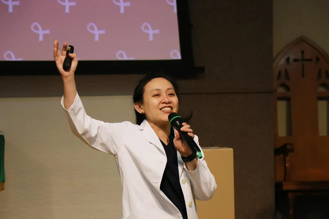 許育甄醫師以親身體驗指出，儘管檢查過程伴隨短暫壓迫感，但其帶來的早期預防效益絕對值得。（圖／嘉義基督教醫院）