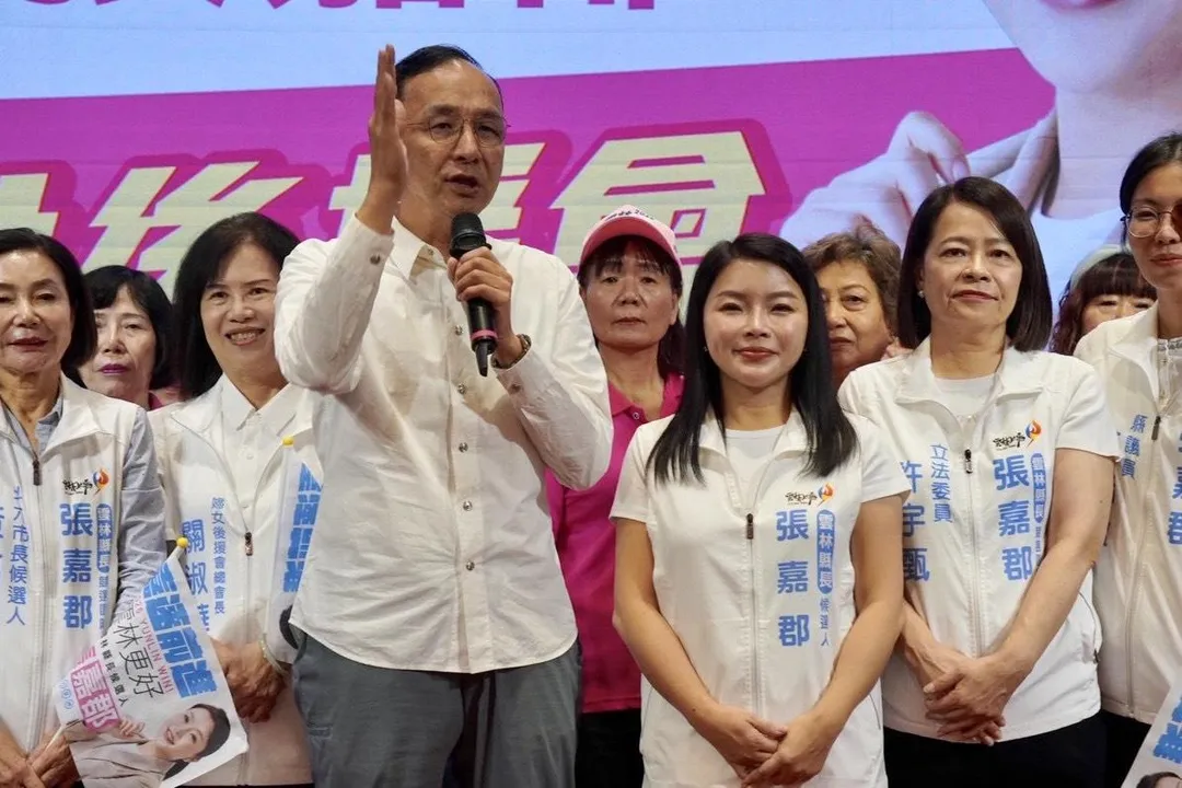 前國民黨主席朱立倫幫張嘉郡站台。（圖／張嘉郡競選辦公室提供）