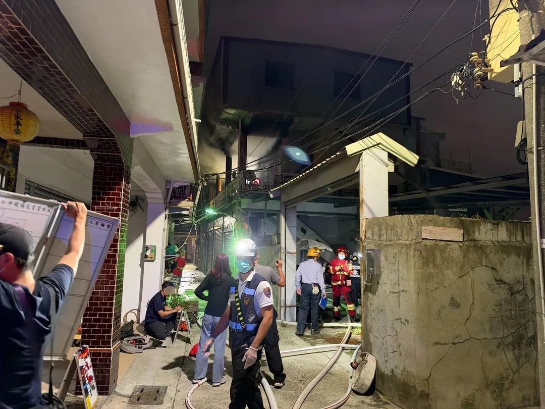 高雄市左營區一處民宅昨晚發生火警。（圖／警方提供）