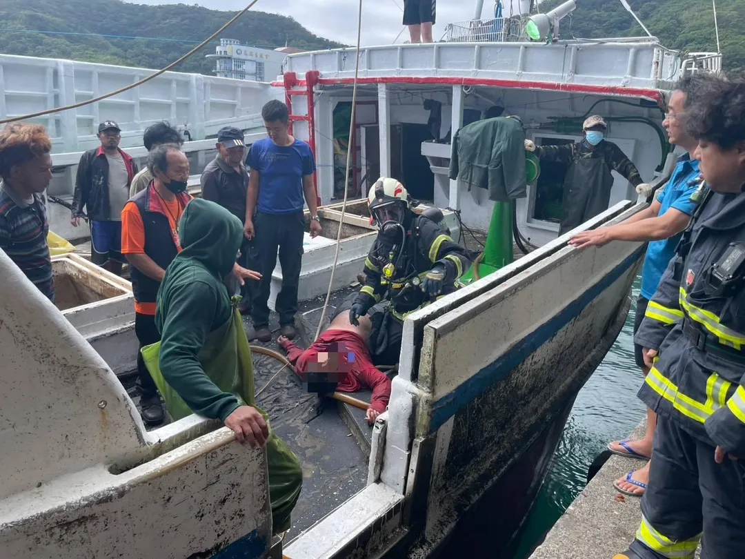 宜蘭南方澳發生漁船疑氨氣外洩事件。（圖／宜蘭縣消防局提供）
