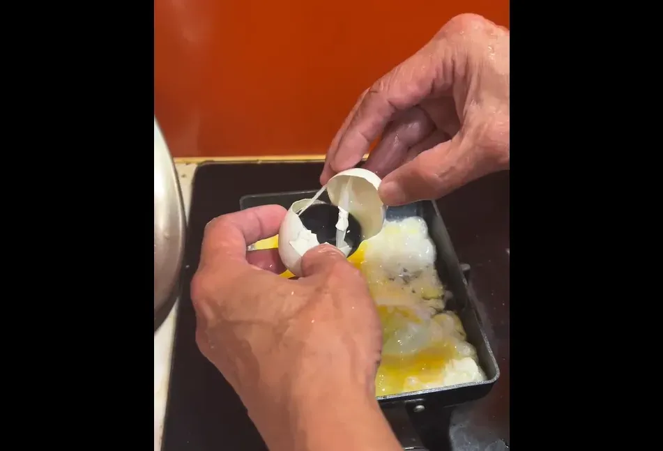 台北全黑蛋。(圖/民眾提供)