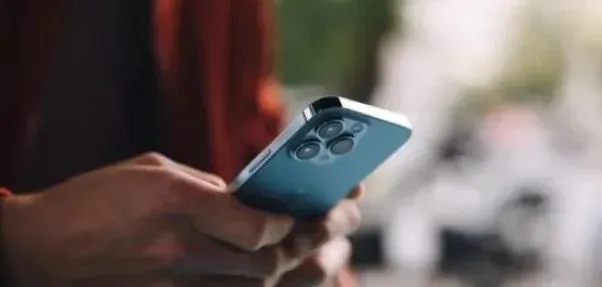 翁柏宗稱說若是NCC新委員仍難產恐會影響iPhone16、17等新機型的上市。（示意圖／shutterstuck）