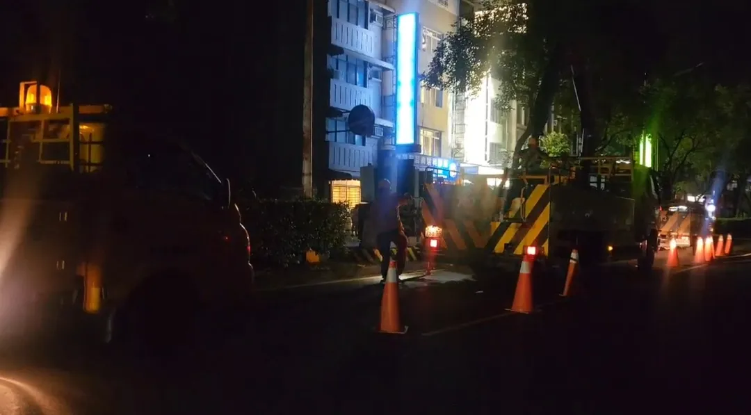 屏東部分地區晚間突停電，目前已全數復電。（圖／孔豐榮里長 提供）