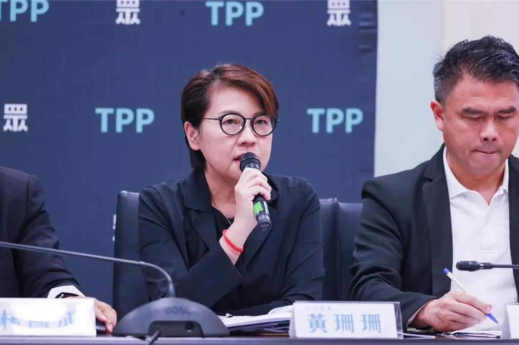 沈富雄直言，黃珊珊已被停權，去開這個會真的是「言不正、名不順」。（圖/民眾黨提供）