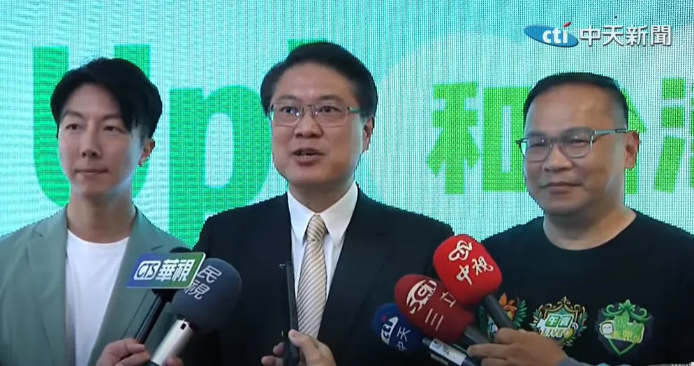 外傳總統府祕書長潘孟安是「國王人馬」可能空降高雄參選。對此,民進黨秘書長林右昌表示,沒有聽到這樣的訊息。(圖/中天新聞)
