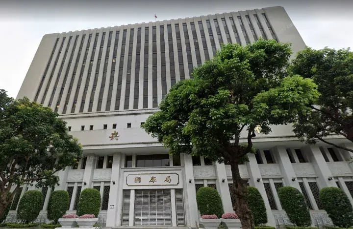 胡蘿蔔加大棒！央行信用管制、新青安房貸雙管齊下