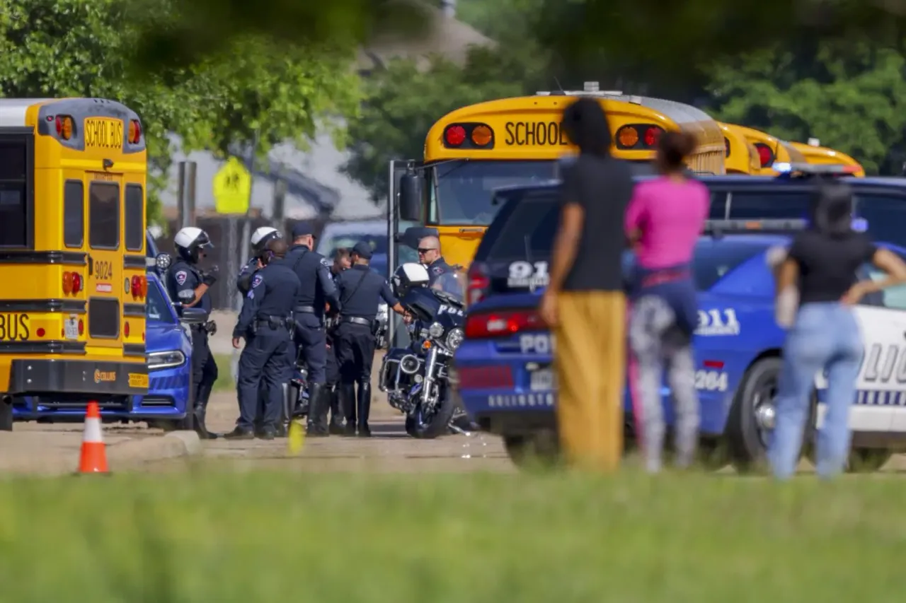 影/美校園槍擊案又一樁！德州17歲高中生持槍射殺同學　受害者身中6槍慘死