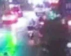 龔男騎車沒切車道被按喇叭，他嚇到摔車。（圖／警方提供）