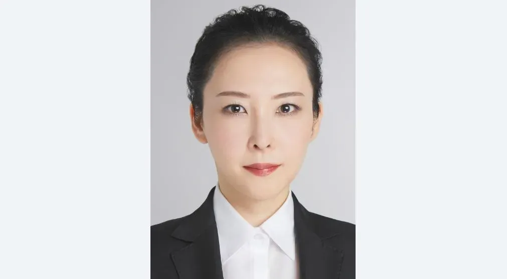 美如女星！日福井史上首位「女性警察本部長」　全網轟動驚艷