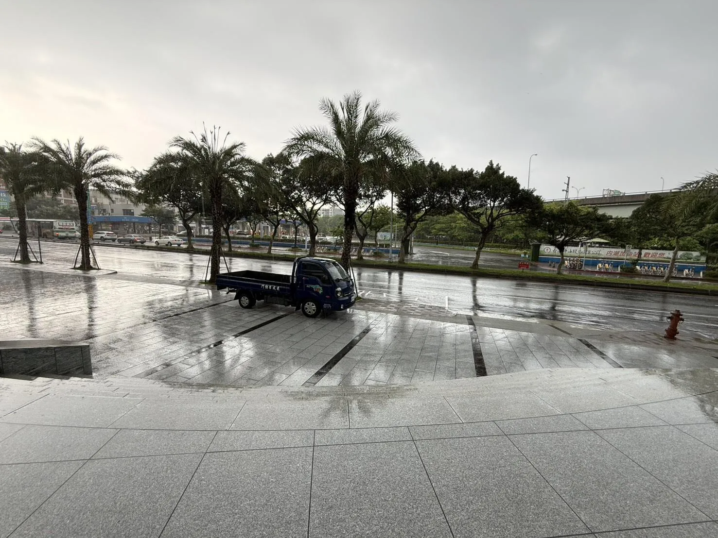 午後對流旺盛！雙北雨彈升級防豪雨　13縣市大雨特報