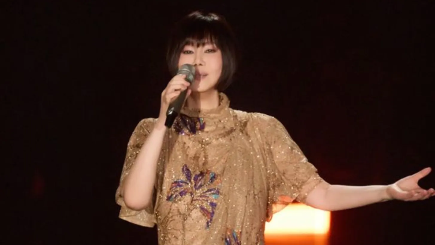 暖挺二姊江蕙回歸開唱！江淑娜神隱10年　低調現身高雄巨蛋