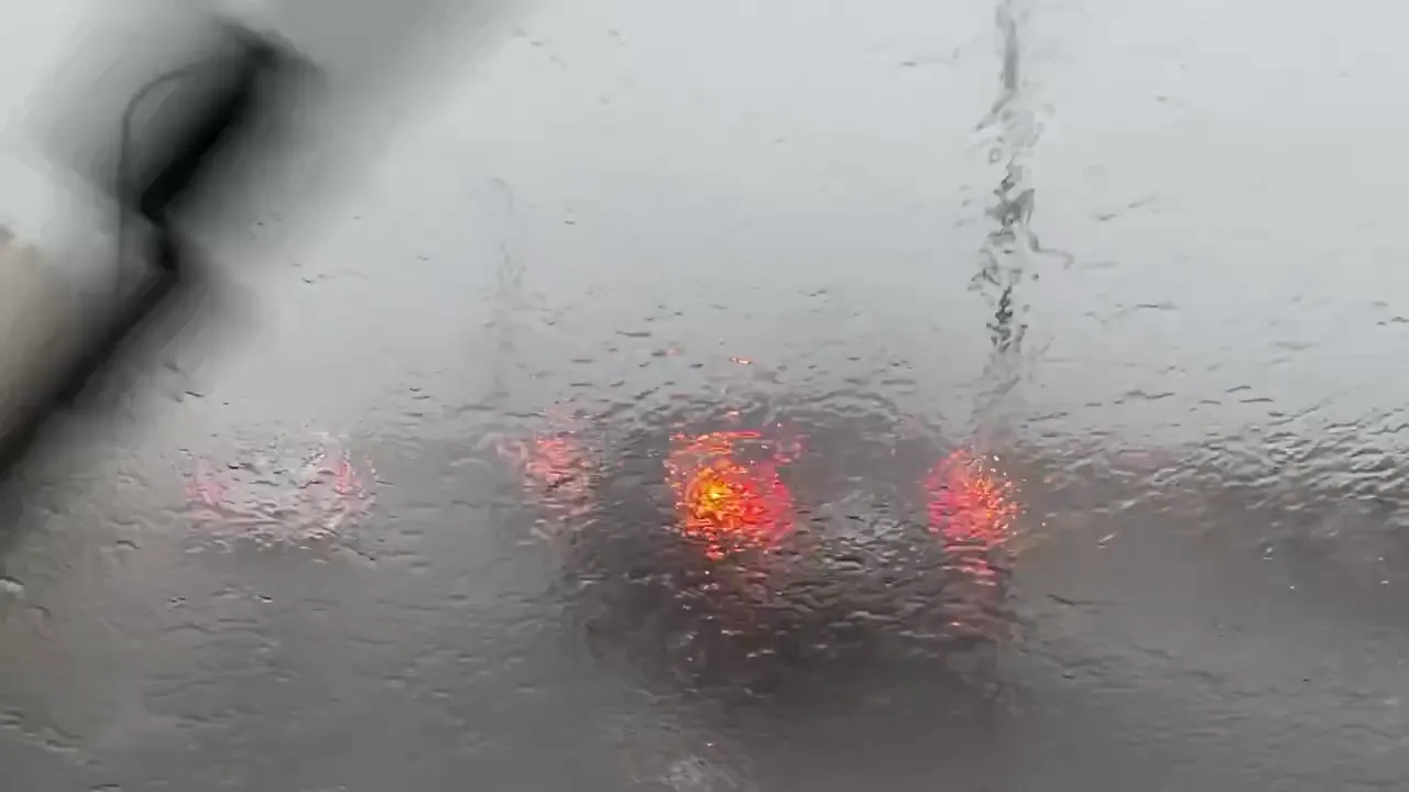影/紫爆了！19縣市豪大雨特報　大雷雨猛轟7地