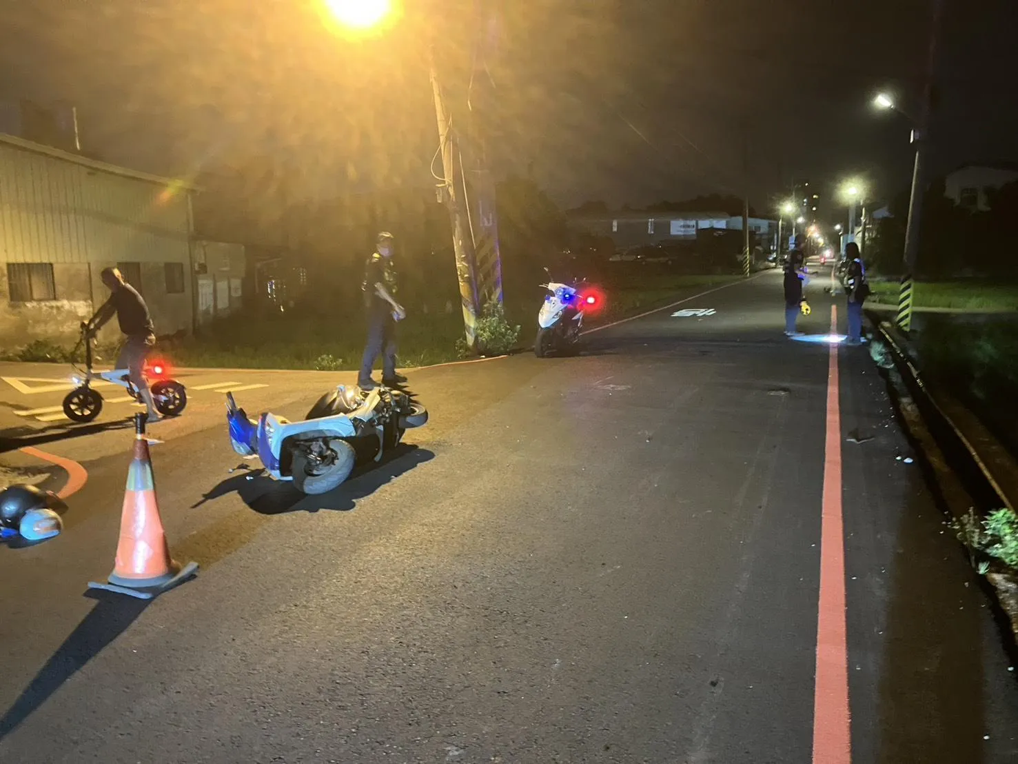 台中深夜驚悚車禍！男騎士對撞母女檔　噴飛田中亡