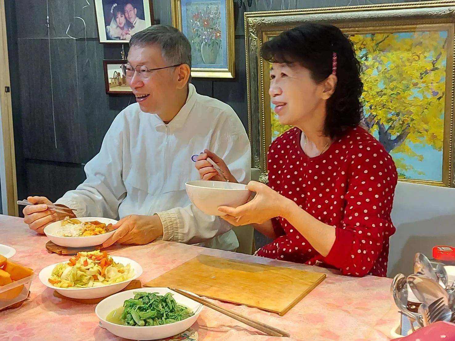 每天寫臉書讓柯文哲直喊「頭很痛」！陳佩琪：我偏要寫且寫更多