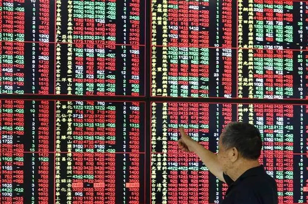 國家隊狂砸400億護盤!南亞科、群聯…10大標的曝光