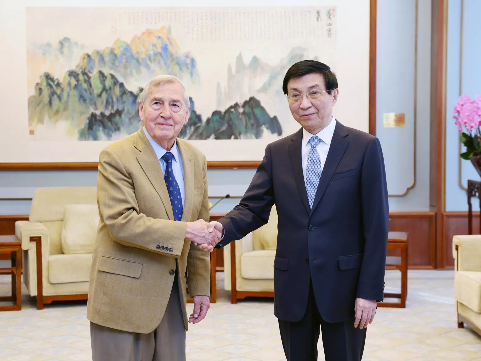 王滬寧見「修昔底德陷阱」之父！港媒：向美傳遞「避免誤判」訊息