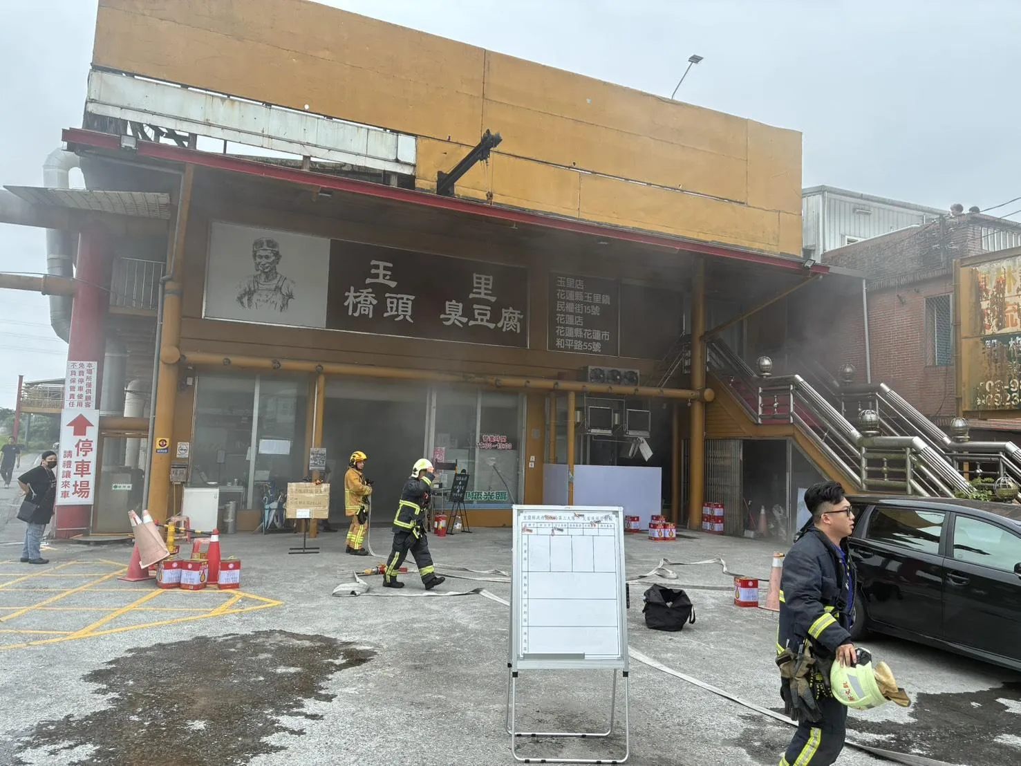 排隊名店驚魂！礁溪玉里橋頭臭豆腐火警　饕客嚇壞奪門逃