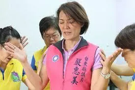 台東縣前議員嚴惠美因在醫院急診室與醫師發生爭執。（圖／翻攝臉書）