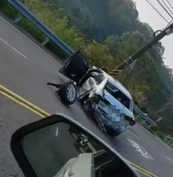 新竹竹東爆驚悚車禍。（圖／翻攝自●【爆料公社官方專屬】●）