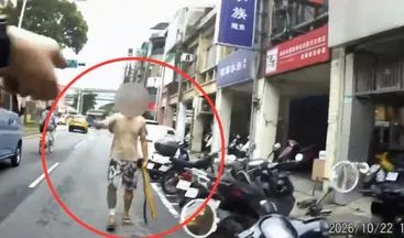 男子持刀棍在路上遊蕩遭警方查獲。（圖／翻攝畫面）