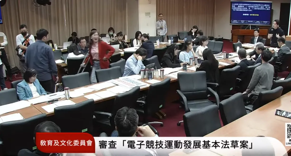 李洋罰站　林宜瑾爆走狂罵吼「X」！羅廷瑋驚呆：怎麼罵髒話？