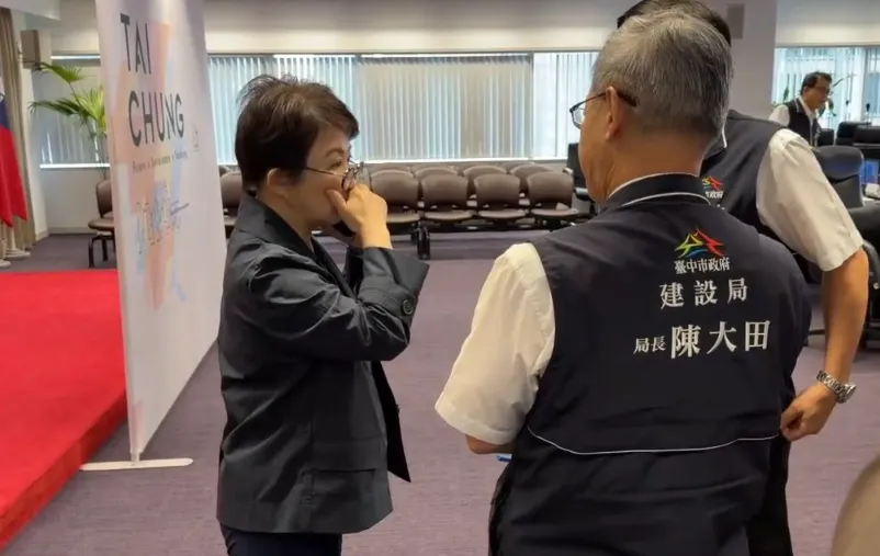 中天直擊！陳其邁熱線求援抽水機　盧秀燕一句「大其！我幫你排」患難見真情