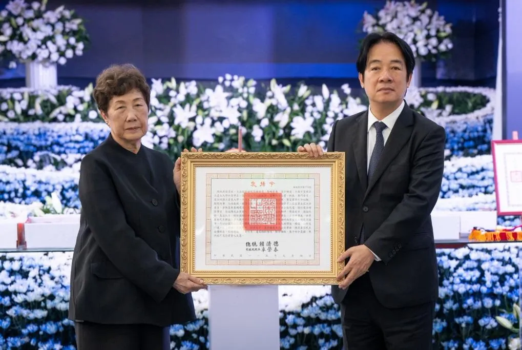 饒穎奇告別式　總統親頒褒揚令感念