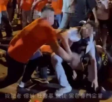 4月18日晚間大甲媽彰化遶境時，毆打員警的嫌犯又有3人在20日被逮。（圖／黑色豪門企業，衝突當下畫面）