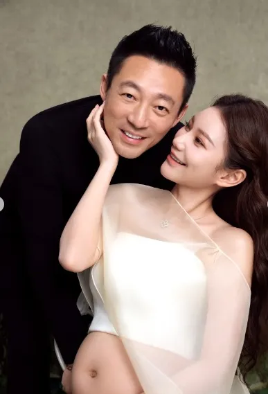 馬筱梅曝光多張孕婦寫真大方放閃。（圖／翻攝馬筱梅IG）