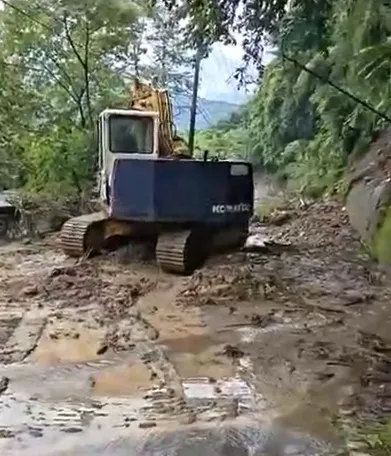 苗栗泰安鄉遭颱風重創。（圖／翻攝畫面）