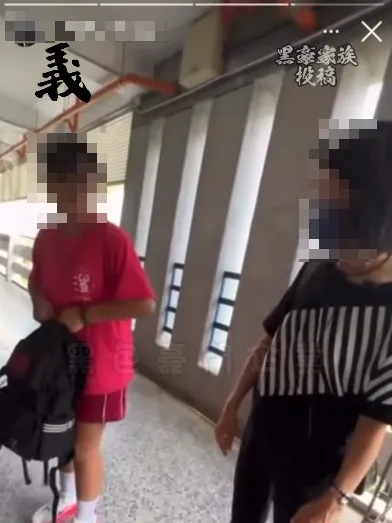 女學生嗆聲老師。（圖／翻攝自黑色豪門企業）