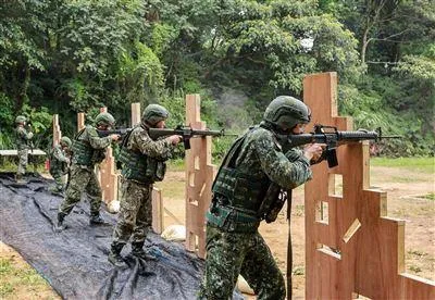 陸軍步兵206旅步3營進行實彈射擊訓練。(圖/青年日報)