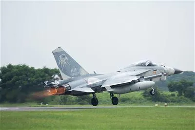 IDF戰機迅速升空執行「戰備轉場」訓練,藉此分散兵力部署,鞏固戰時生存能力。(圖/青年日報)