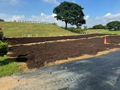 后里環保公園鋪設木屑。(圖/台中市環保局提供)