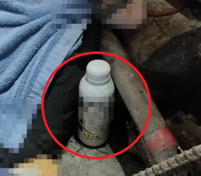 現場留下1罐疑似今年已經禁用的農藥瓶罐。（圖／翻攝畫面）