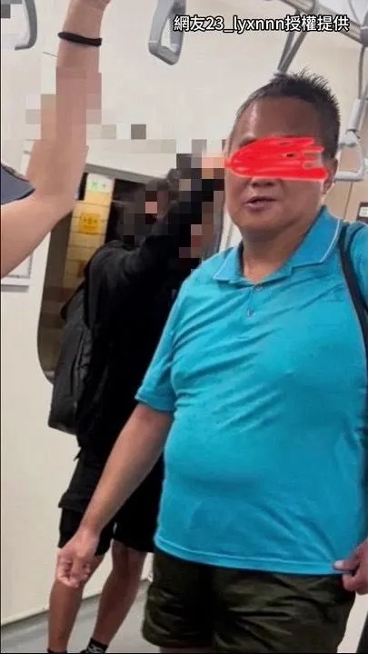 嫌犯洗完一臉得意地走出來。（圖／翻攝網友23_lyxnnn的Threads，經授權使用」）