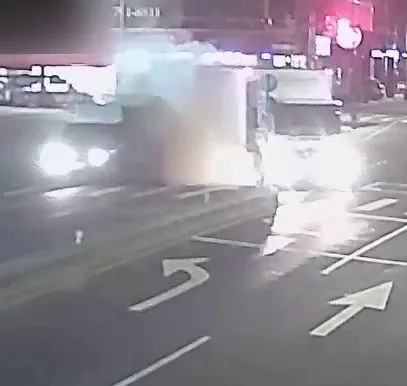 車禍發生瞬間。（圖／警方提供）