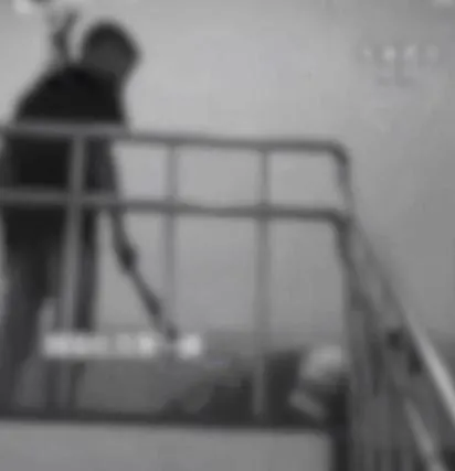 新竹某高中發生校園霸凌事件,被害學生遭球棒猛打臀部3下。(圖/翻攝畫面)