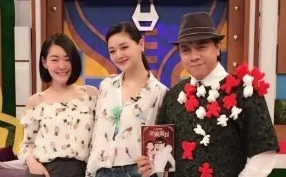 大小S與蔡康永過去在《康熙來了》節目中合影。（圖／翻攝自微博）