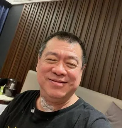 孫德榮以自己罹癌經歷勉勵沈玉琳。（圖／翻攝臉書／孫腫來了）