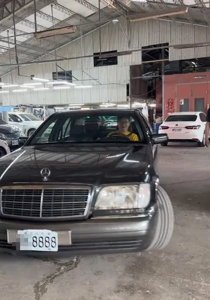 影片中曝光愛車車牌數字部分是8888。（圖／翻攝自黃安抖音）