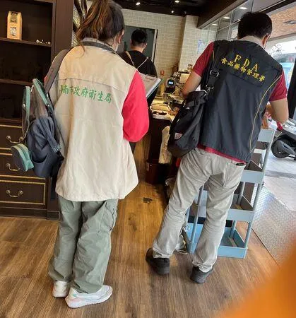 本次稽查共抽驗448件飲料、冰品及配料,其中442件合格,6件飲料及冰品不符規定。(圖/食藥署)